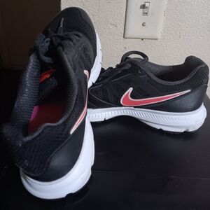 Nike Women's Downshifter  Training Shoes Size 6 black hot pink ✔️